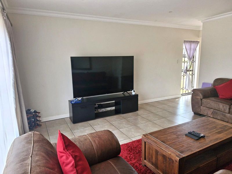 Townhouse To Rent in Hartenbos Heuwels - Photo 9