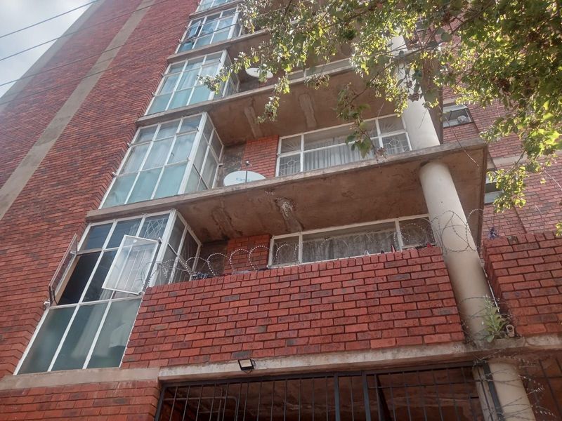 Apartment For Sale in Pretoria Central - Photo 2