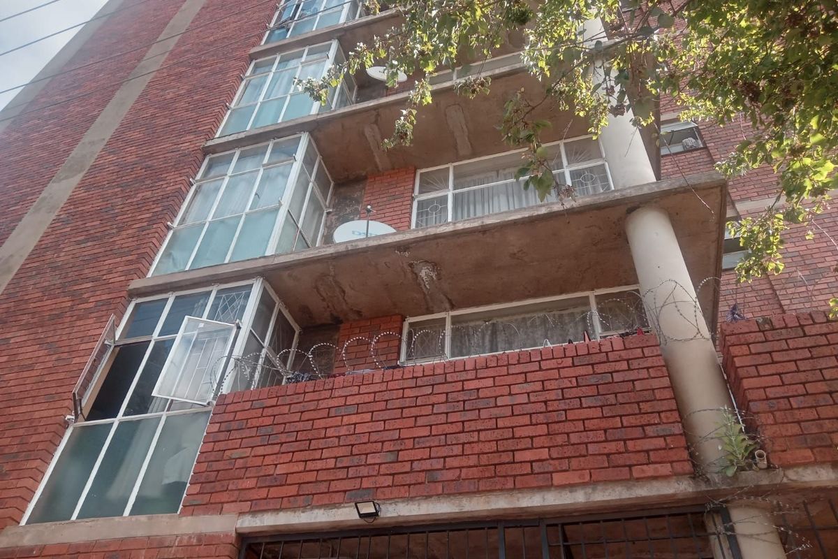 Apartment For Sale in Pretoria Central - Photo 2