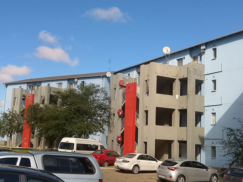 House To Rent in Fleurhof - Photo 2