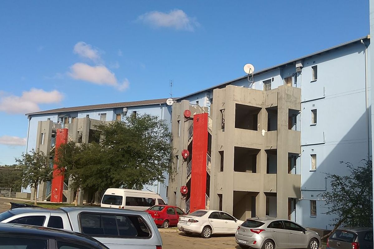 House To Rent in Fleurhof - Photo 2