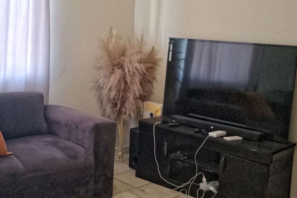 House To Rent in Fleurhof - Photo 3