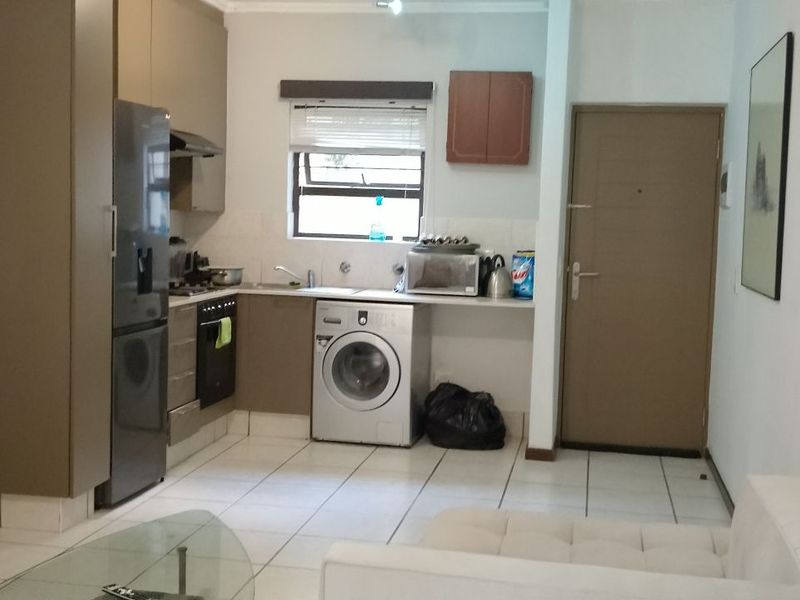 Apartment For Sale in Paulshof - Photo 2