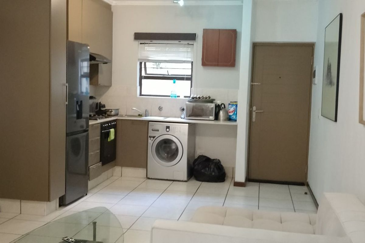 Apartment For Sale in Paulshof - Photo 2