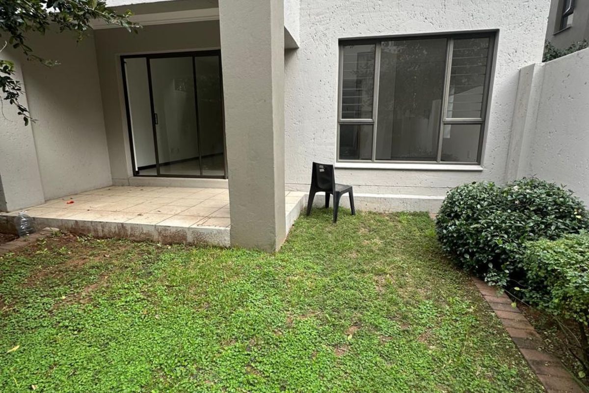 House For Sale in Bryanston - Photo 2