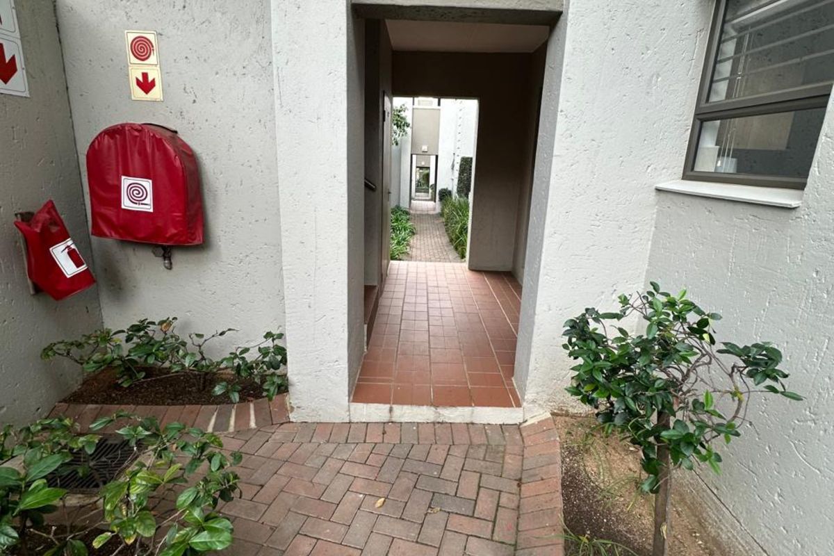 House For Sale in Bryanston - Photo 4