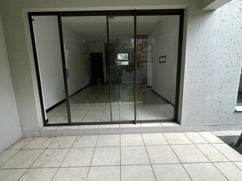 House For Sale in Bryanston - Photo 3