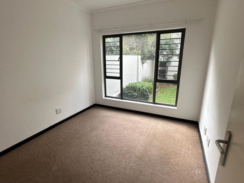 House For Sale in Bryanston - Photo 9