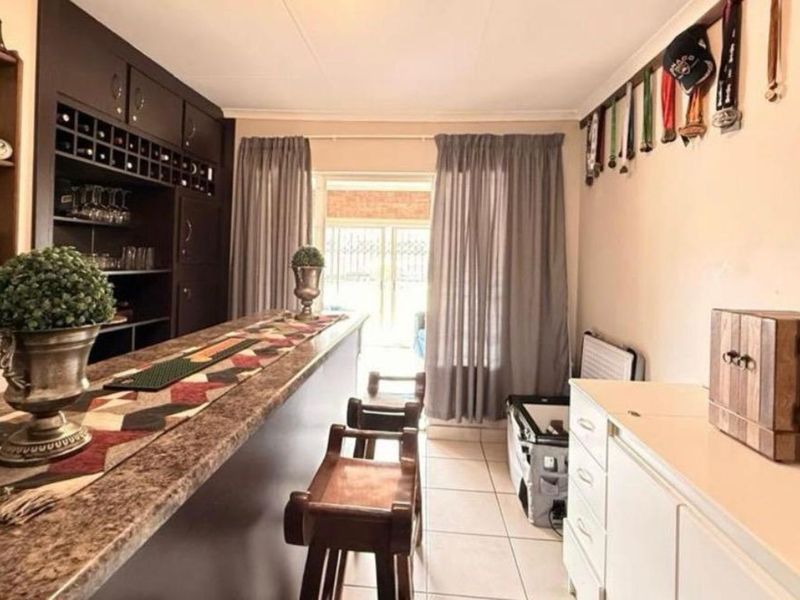 House For Sale in Aviary Hill - Photo 9