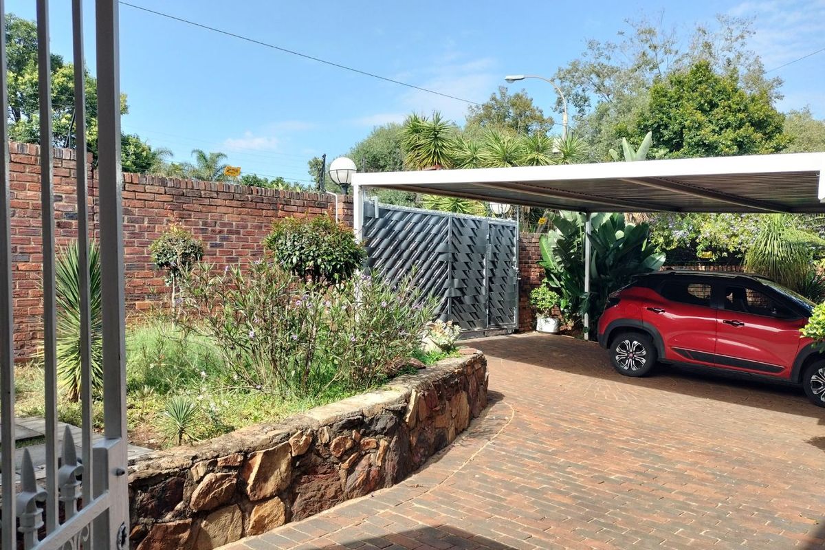 House For Sale in Wilro Park - Photo 3