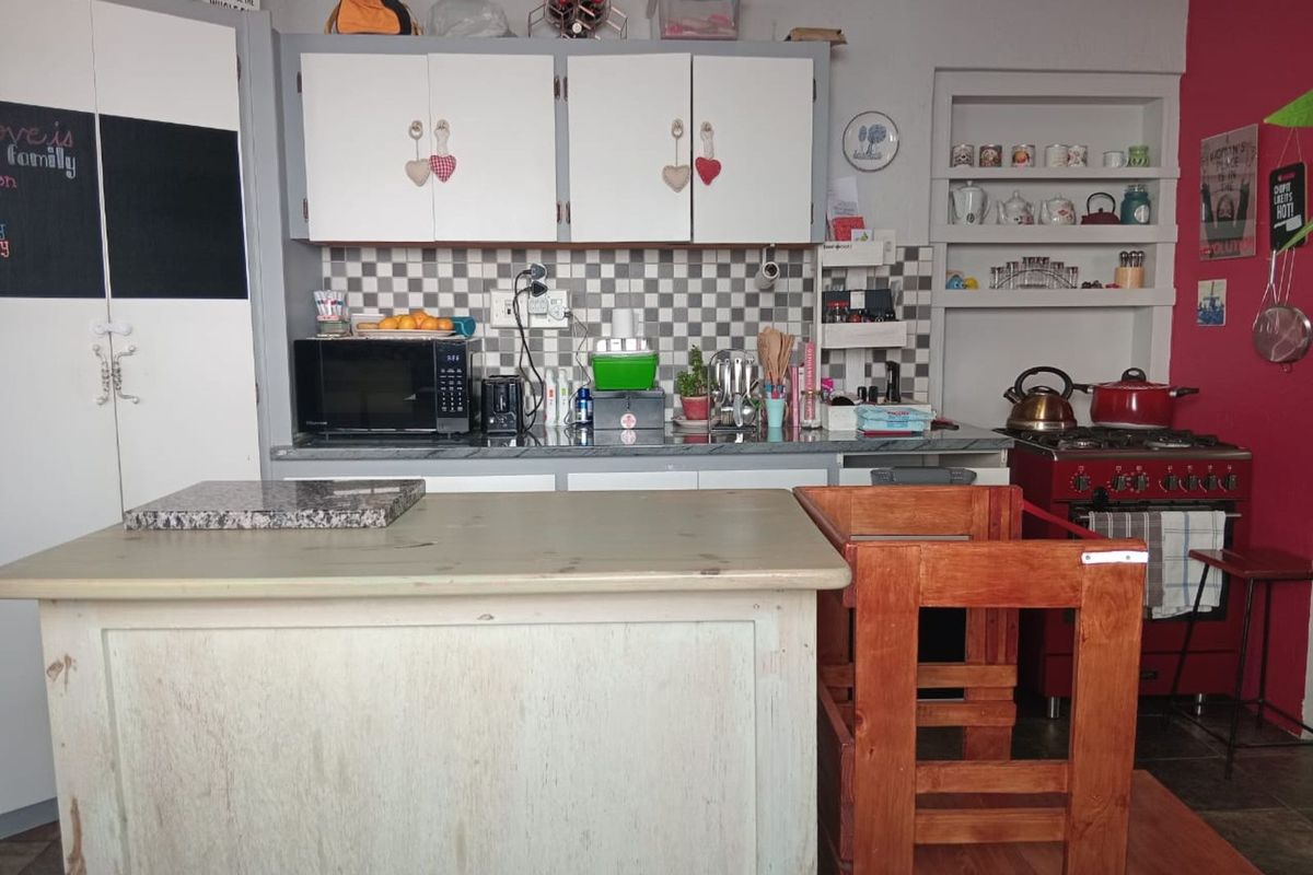 House For Sale in Top Town - Photo 2