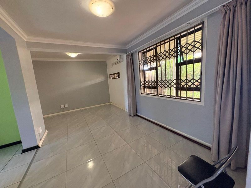 House For Sale in New Park - Photo 4