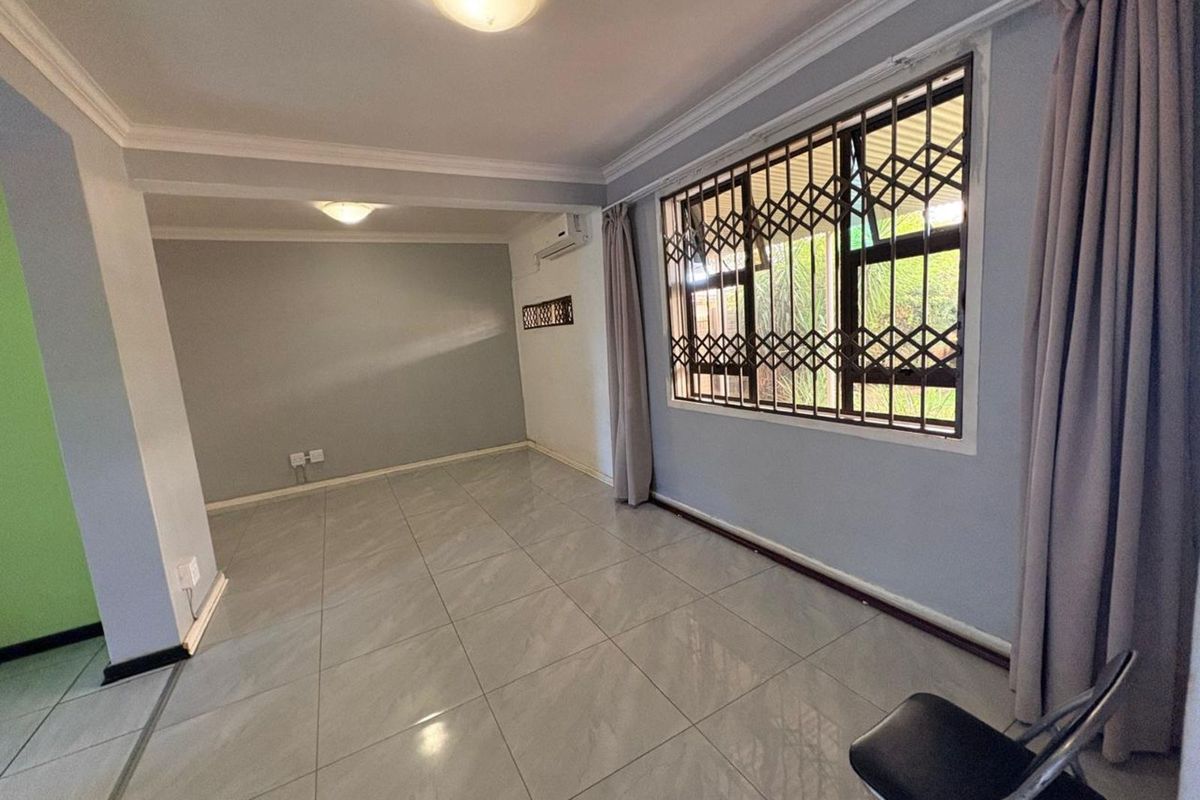 House For Sale in New Park - Photo 4