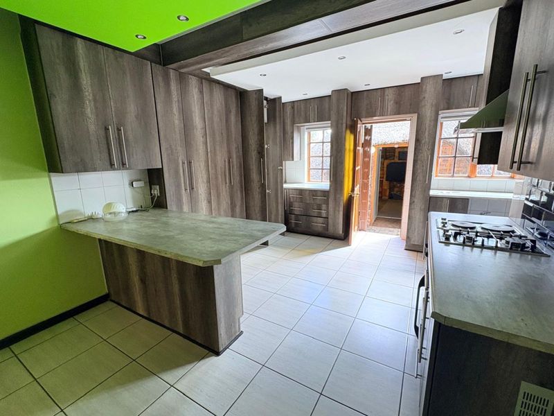 House For Sale in New Park - Photo 8