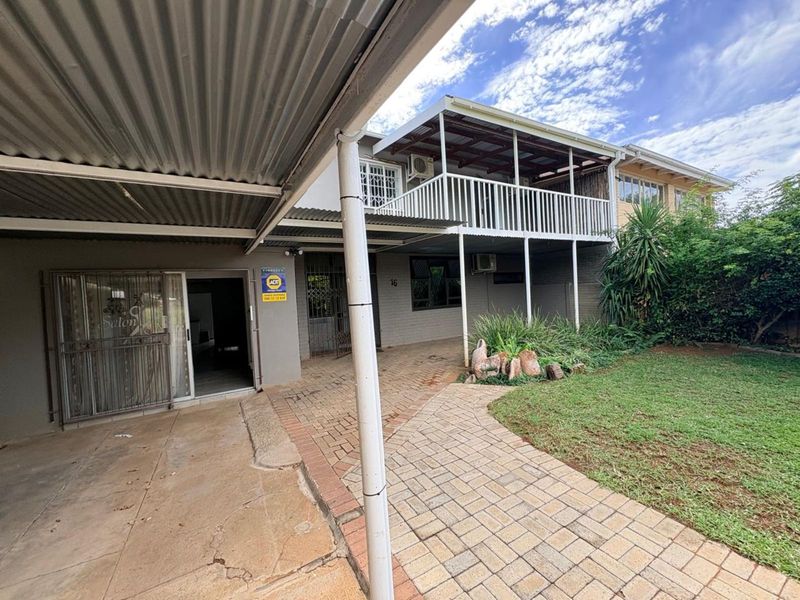 House For Sale in New Park - Photo 3