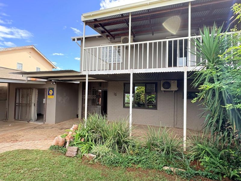 House For Sale in New Park - Photo 2