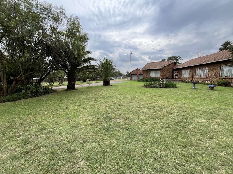 House For Sale in Benoni AH - Photo 2