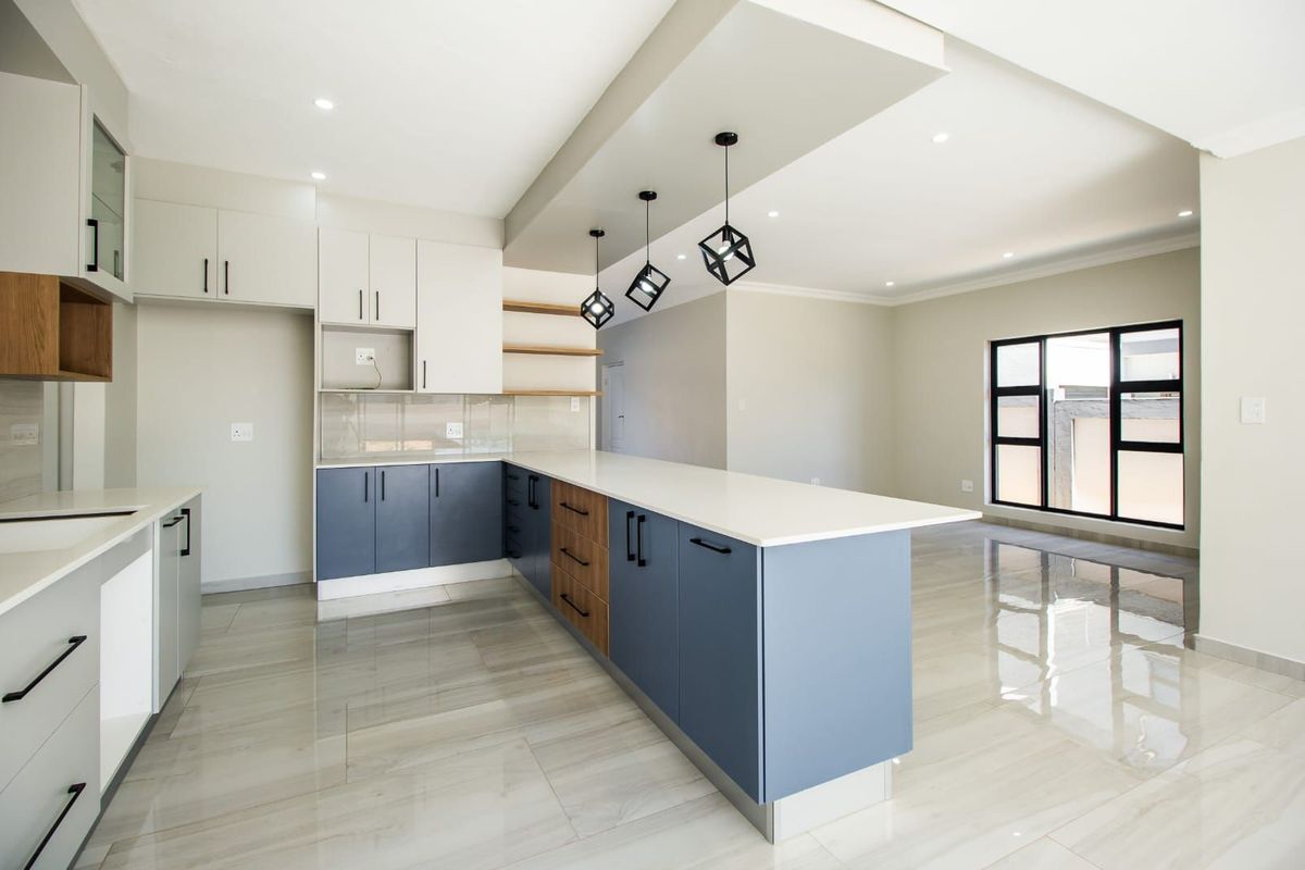 House For Sale in Montana - Photo 4