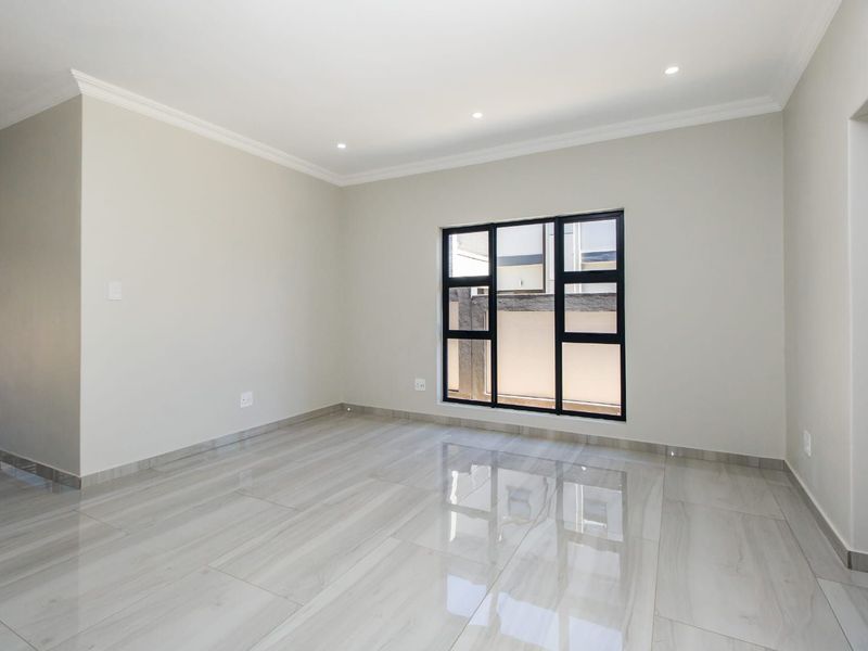 House For Sale in Montana - Photo 10