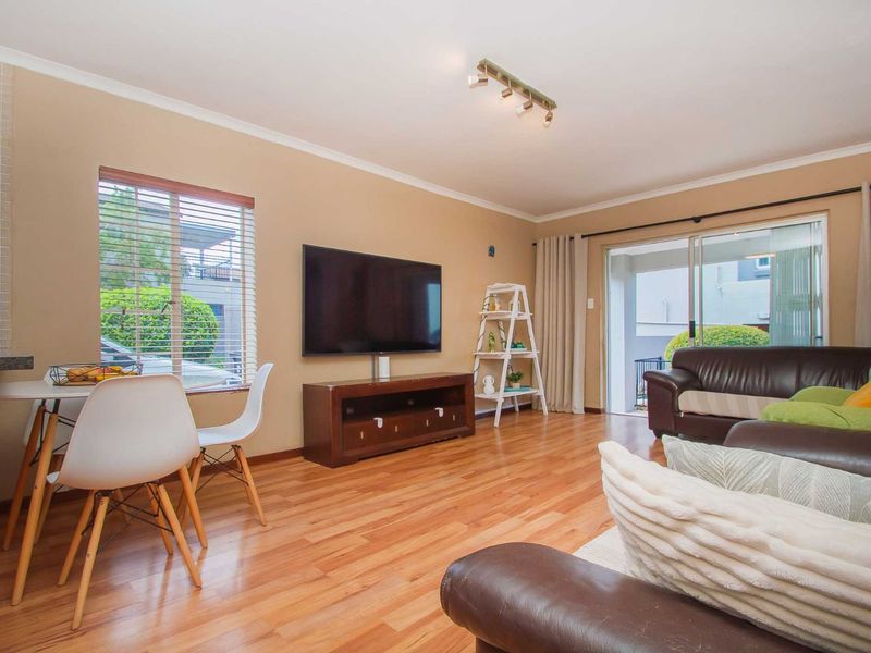 Townhouse For Sale in Willowbrook - Photo 3