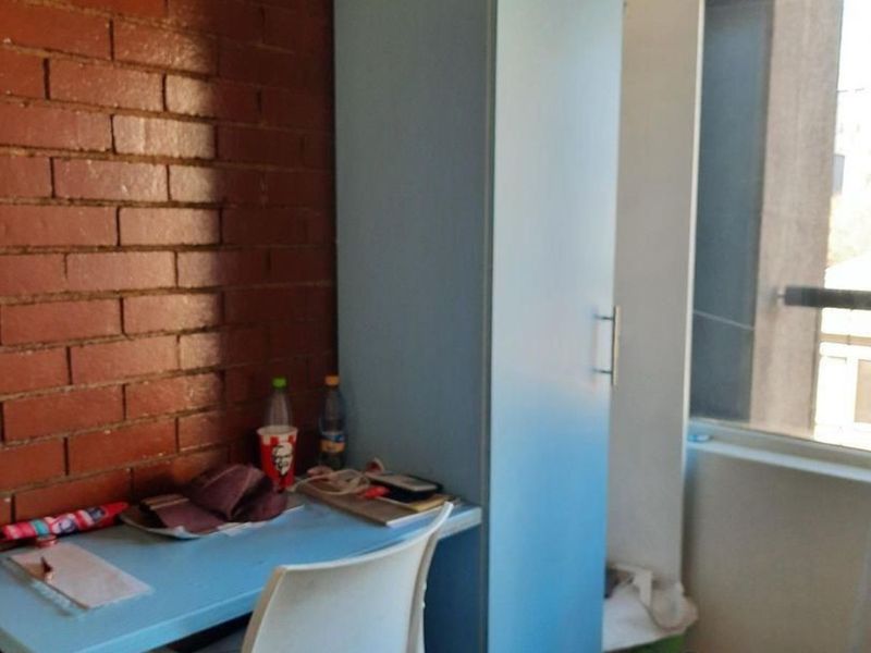 Apartment For Sale in Braamfontein - Photo 2