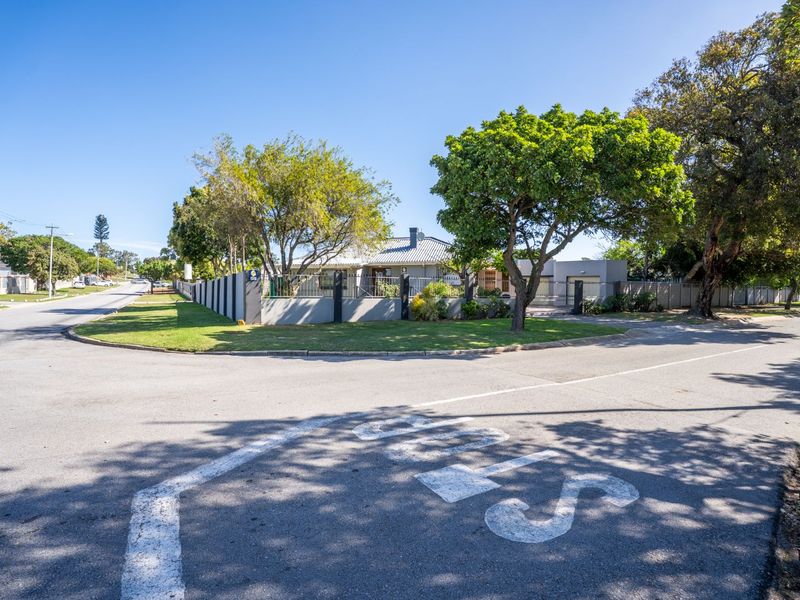 House For Sale in Newton Park - Photo 3