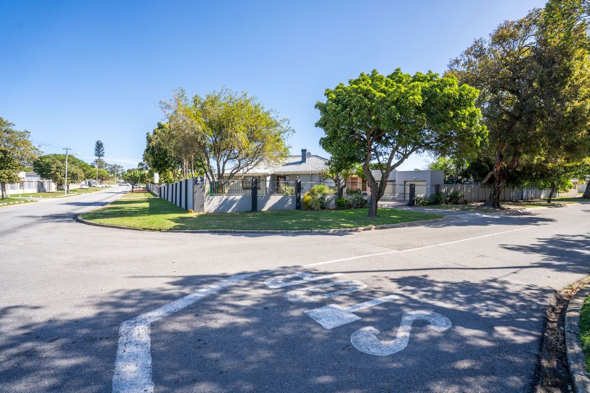 House For Sale in Newton Park - Photo 3