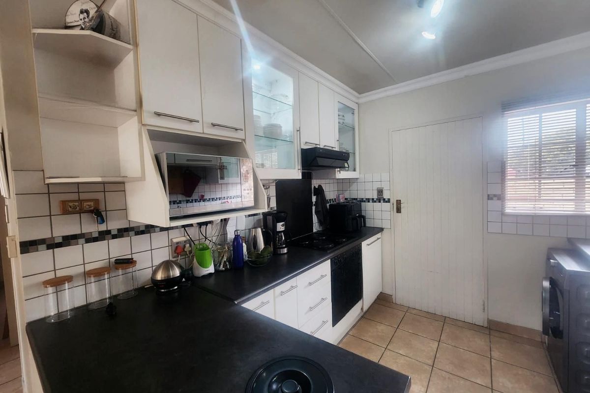 Townhouse For Sale in Highveld - Photo 4