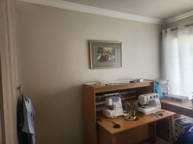 Townhouse For Sale in Highveld - Photo 8