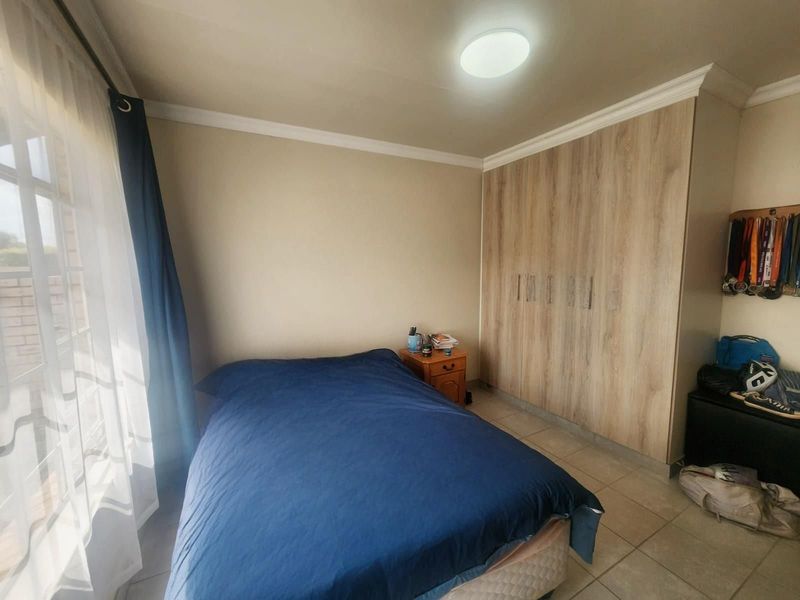 Townhouse For Sale in Highveld - Photo 7