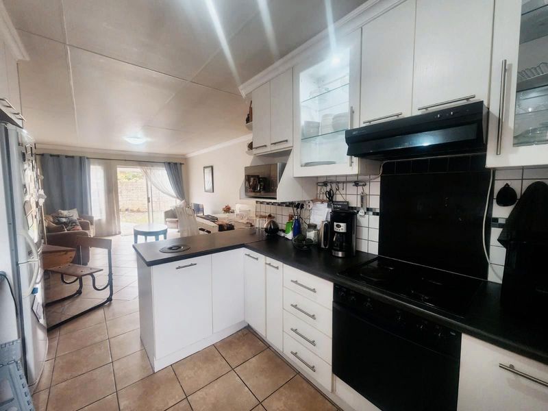 Townhouse For Sale in Highveld - Photo 3