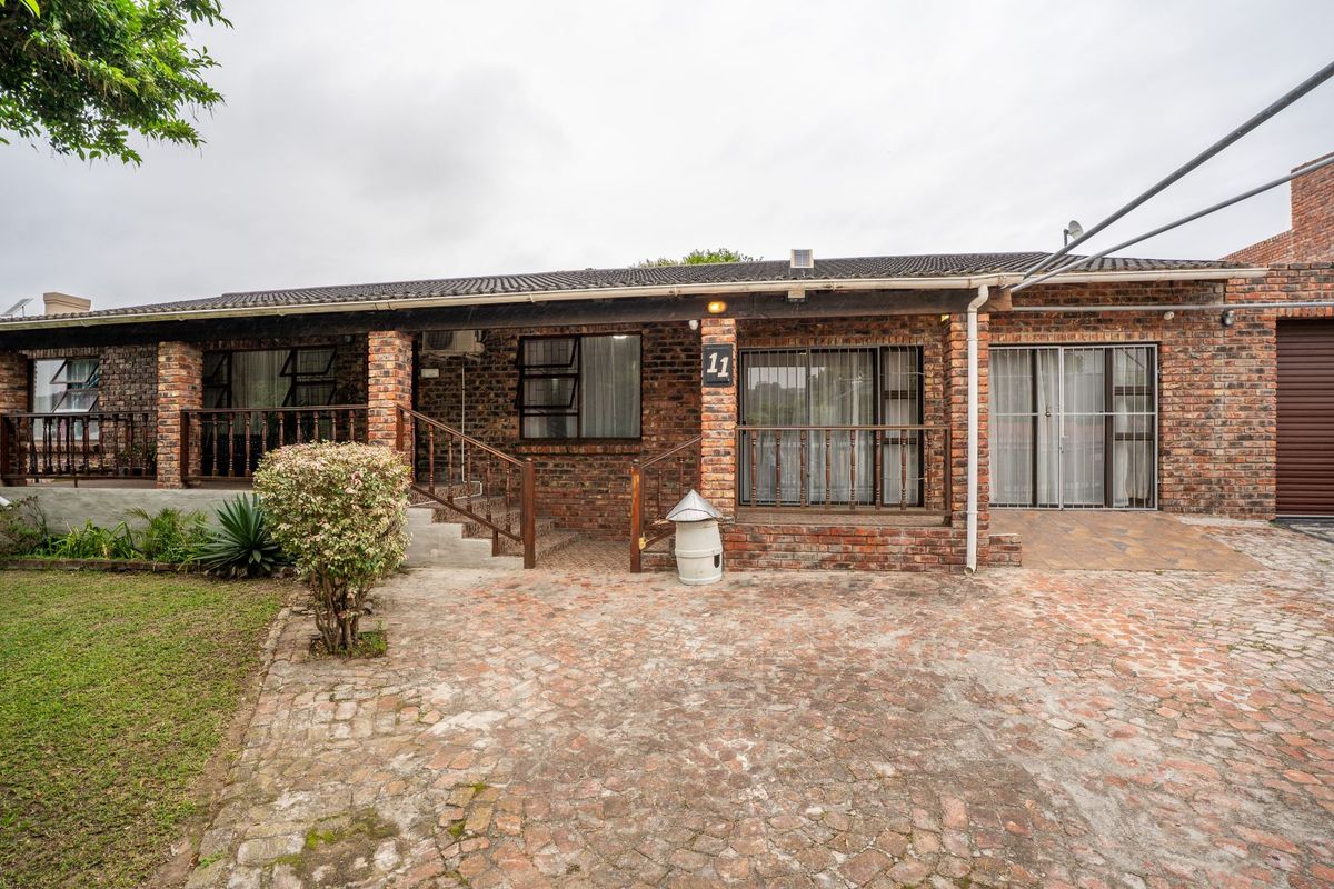 House For Sale in Clarendon Marine - Photo 4