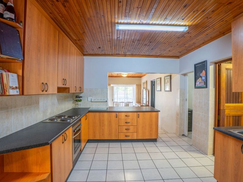 House For Sale in Clarendon Marine - Photo 8