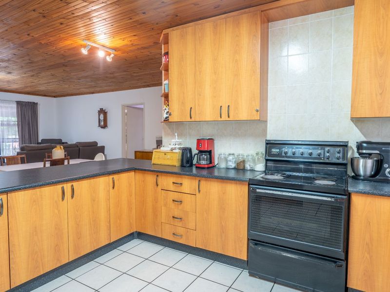 House For Sale in Clarendon Marine - Photo 6