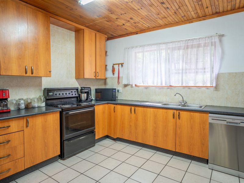 House For Sale in Clarendon Marine - Photo 5