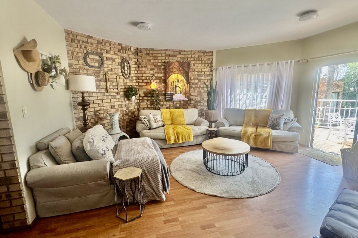 House To Rent in Zwartkop - Photo 2