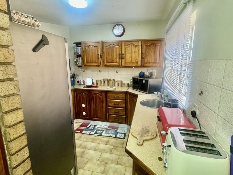 House To Rent in Zwartkop - Photo 6