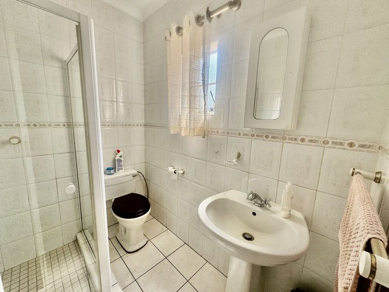 House To Rent in Zwartkop - Photo 10