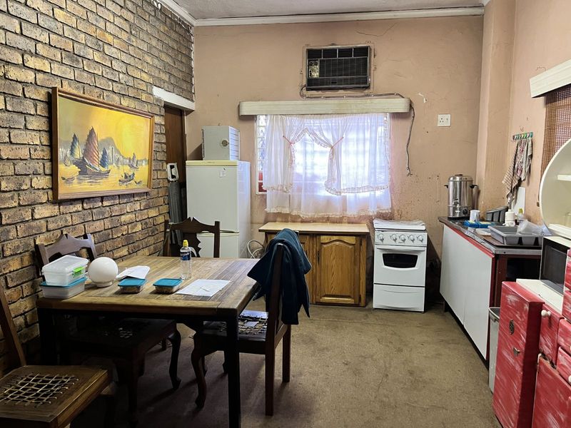 Industrial For Sale in Petit - Photo 7