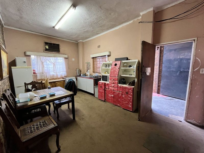 Industrial For Sale in Petit - Photo 5