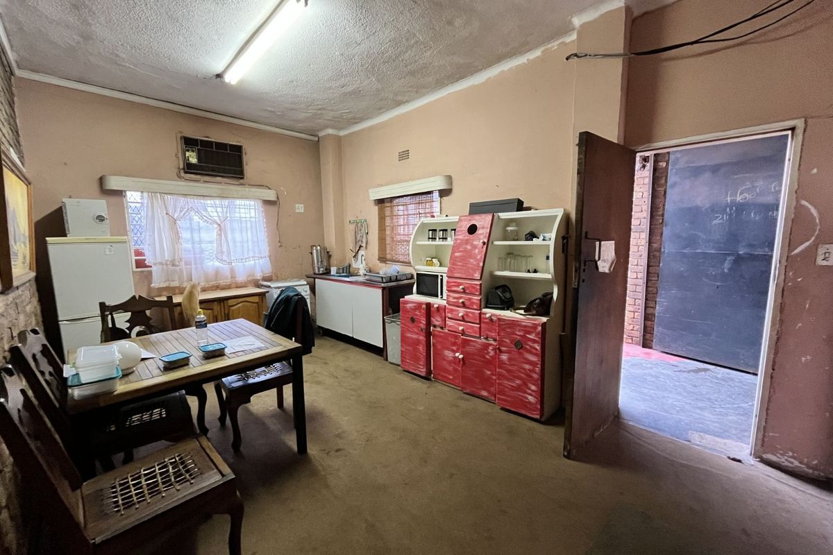 Industrial For Sale in Petit - Photo 5