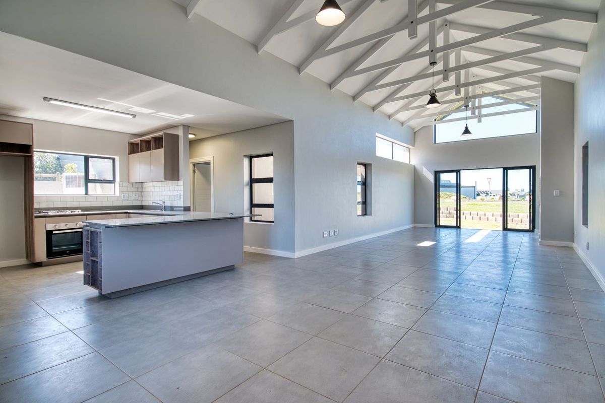 House For Sale in Hartland Lifestyle Estate - Photo 4