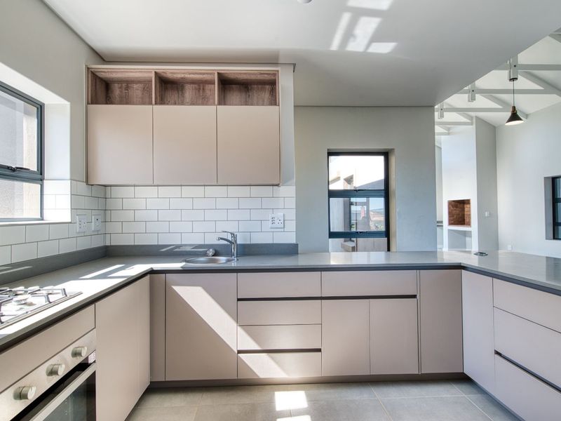 House For Sale in Hartland Lifestyle Estate - Photo 10