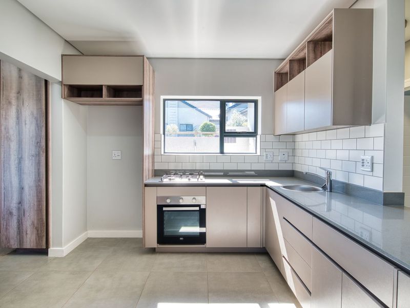 House For Sale in Hartland Lifestyle Estate - Photo 8