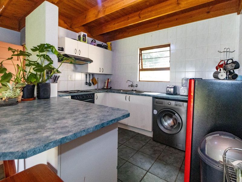 Townhouse For Sale in Weltevreden Park - Photo 9