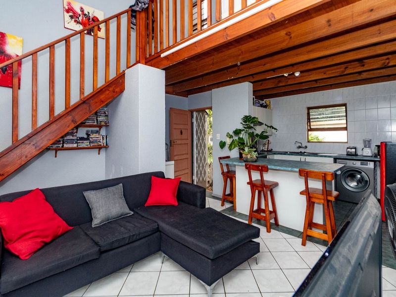 Townhouse For Sale in Weltevreden Park - Photo 6