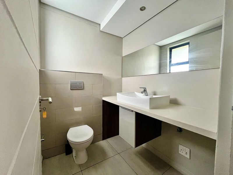 Apartment To Rent in Menlo Park - Photo 3