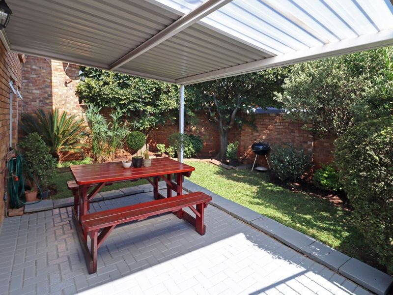 Townhouse For Sale in Highveld - Photo 5