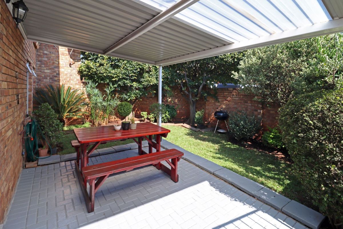 Townhouse For Sale in Highveld - Photo 5