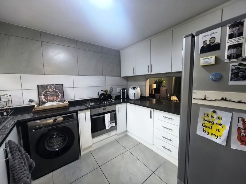 House For Sale in Hennopspark - Photo 6